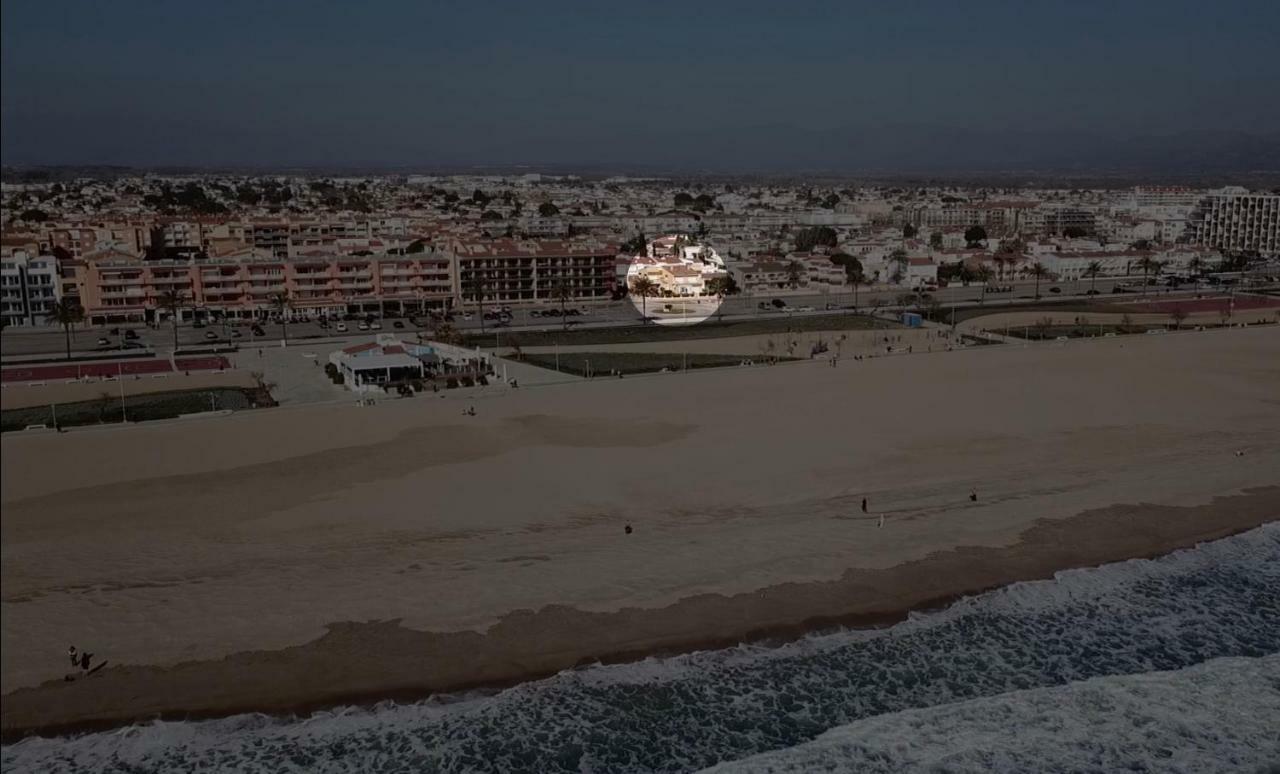 Apartament Amb Jardi A La Platja D'Empuriabrava Bagian luar foto