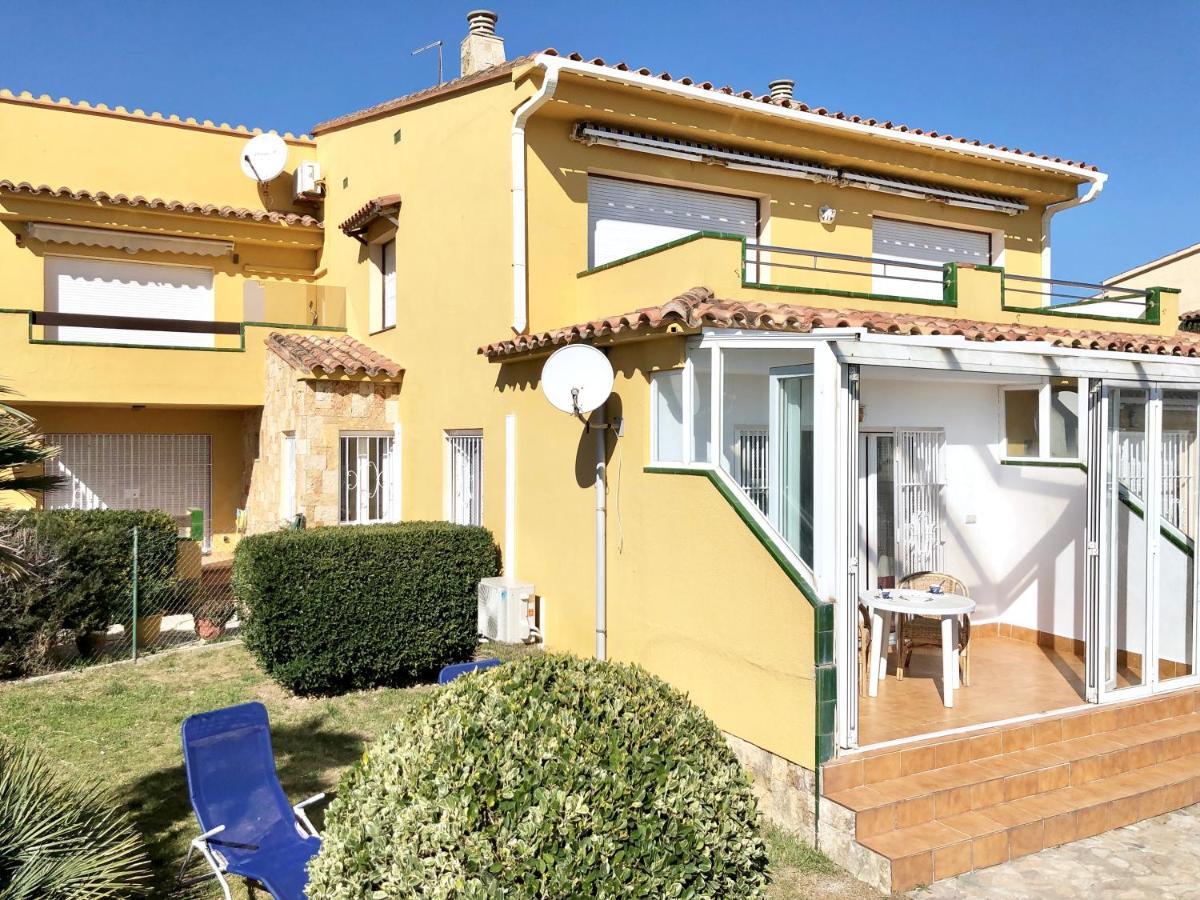 Apartament Amb Jardi A La Platja D'Empuriabrava Bagian luar foto
