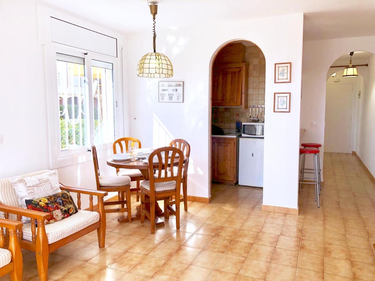 Apartament Amb Jardi A La Platja D'Empuriabrava Bagian luar foto